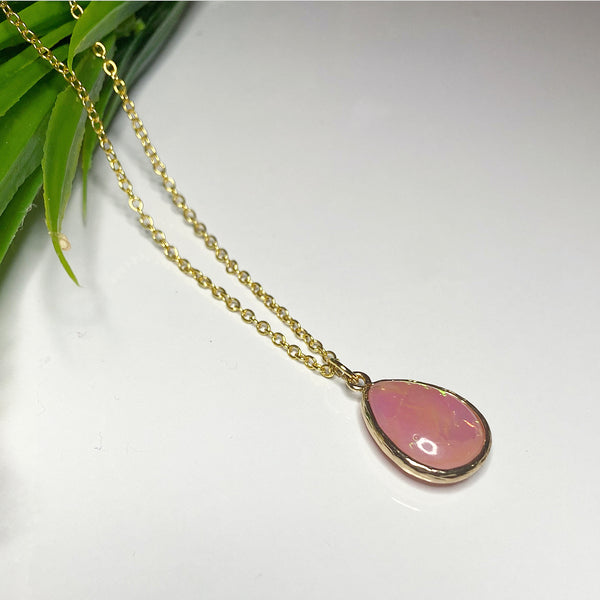 Teardrop pendant necklace